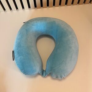 TRAVEL NECK PILLOW